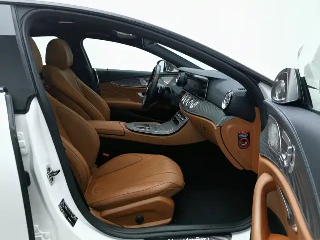 Mercedes-Benz CLS-Class — Фото автомобиля 23