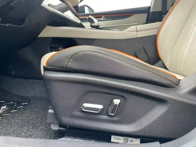 Dongfeng Yixuan MAX — Фото автомобиля 13