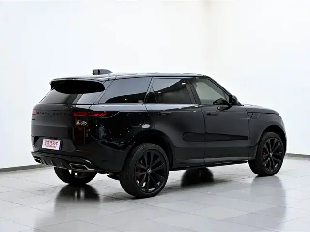 Land Rover Range Rover Sport — Фото автомобиля 7