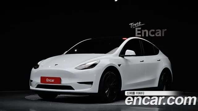 Фотография автомобиля — Tesla Model Y