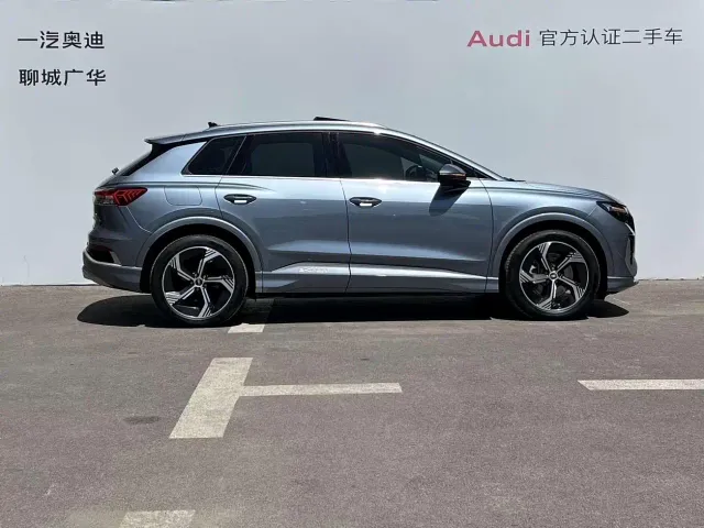 Audi Q4 e-tron — Фото автомобиля 3