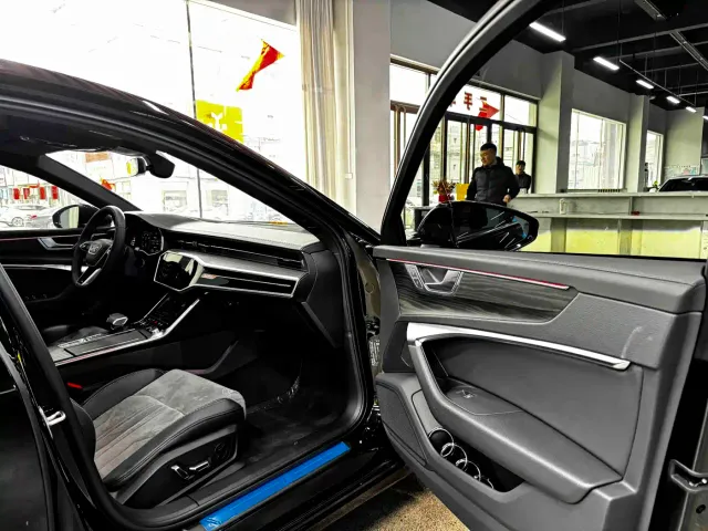 Audi A6L — Фото автомобиля 9