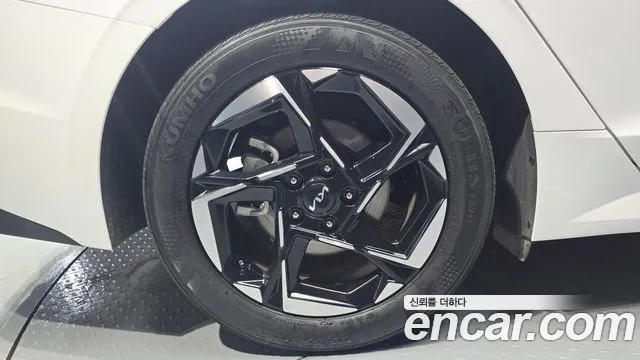 Kia K5 Новый K5 3 поколение 2.0 LPi(Для проката) — Фото автомобиля 5