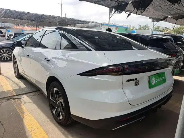 Geely Galaxy L6 — Фото автомобиля 4