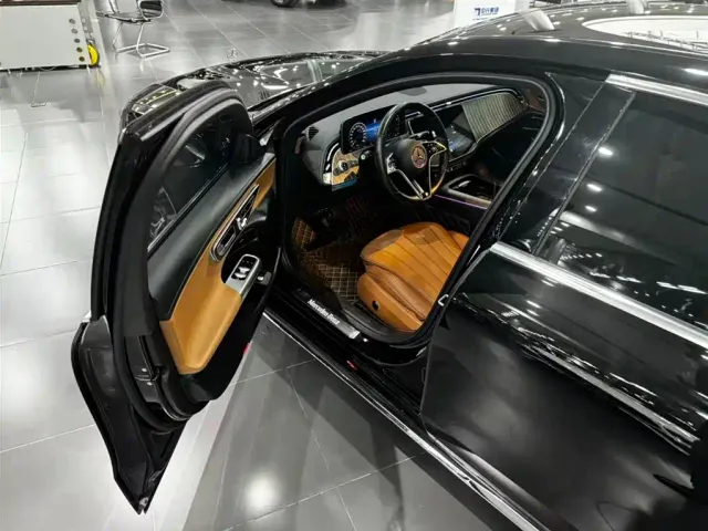 Mercedes-Benz E-Class — Фото автомобиля 13