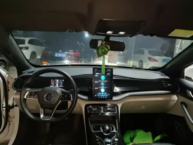 BYD Qin PLUS — Фото автомобиля 9