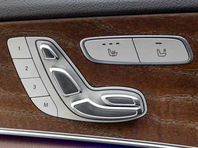 Mercedes-Benz E-Class — Фото автомобиля 22