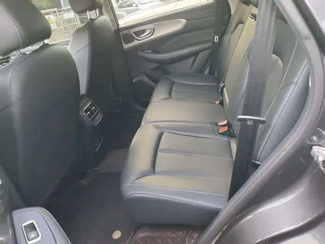 Roewe RX5 — Фото автомобиля 16