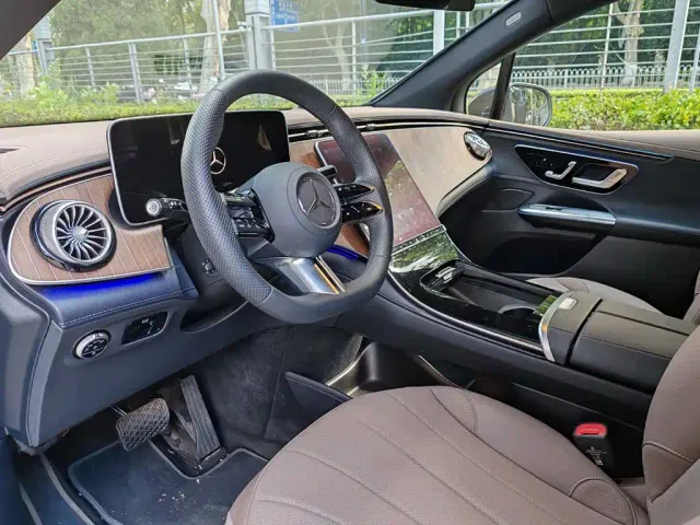 Mercedes-Benz EQE SUV — Фото автомобиля 6