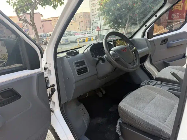 Wuling Yangguang — Фото автомобиля 12