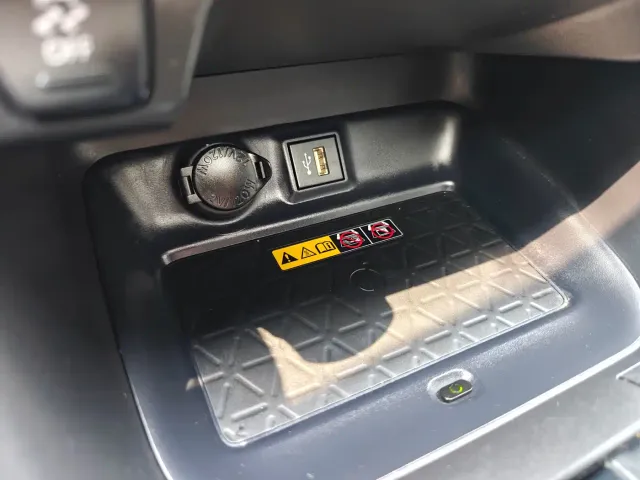 Toyota RAV4 — Фото автомобиля 15