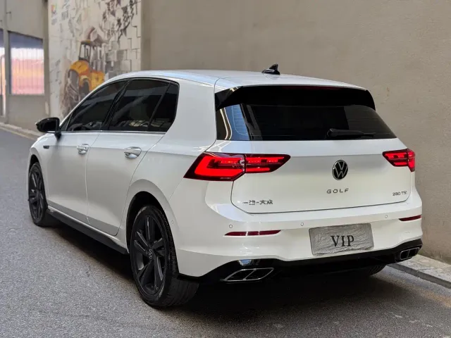 Volkswagen Golf — Фото автомобиля 4