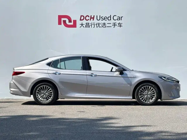 Toyota Camry — Фото автомобиля 3