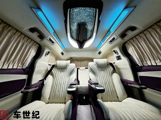 Toyota Sienna — Фото автомобиля 6