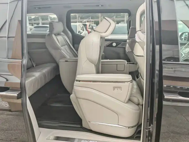 Volvo EM90 — Фото автомобиля 25