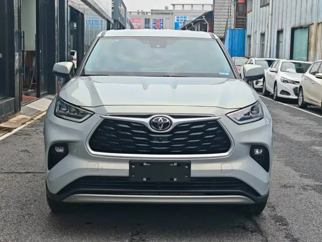 Toyota Highlander — Фото автомобиля 2