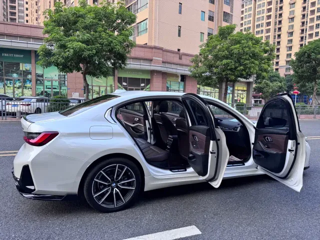 BMW BMW 3 Series 2023 320Li M Sport Package — Фото автомобиля 22