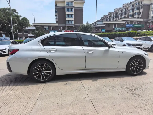 BMW 3 Series — Фото автомобиля 4
