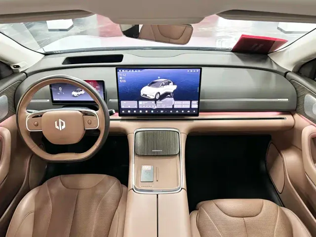 Leapmotor C11 — Фото автомобиля 27