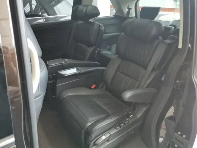 Honda Elysion — Фото автомобиля 16