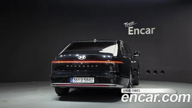 Hyundai Grandeur Grandeur (GN7) 2.5 Бензин 2WD — Фото автомобиля 4