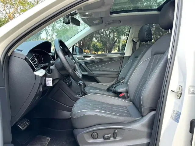 Volkswagen Tiguan L — Фото автомобиля 4