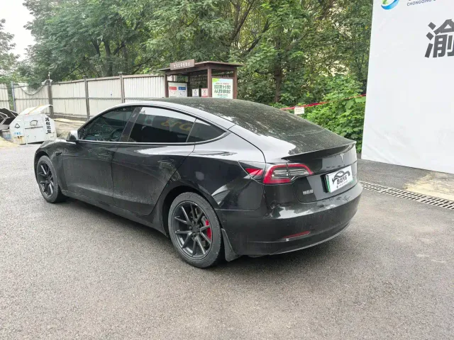 Tesla Model 3 — Фото автомобиля 9