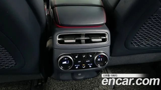 Genesis GV70 2.5T Бензин AWD — Фото автомобиля 19