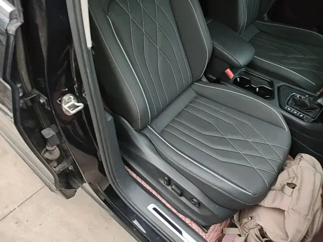 Volkswagen Tiguan L — Фото автомобиля 24