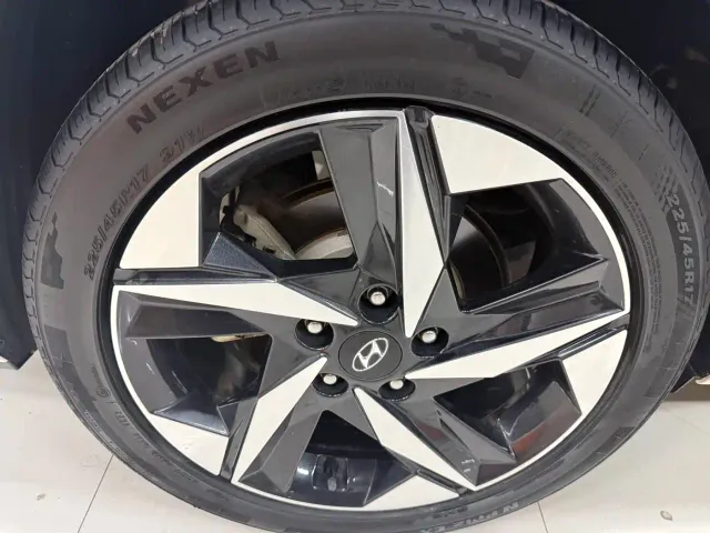 Hyundai Elantra — Фото автомобиля 19