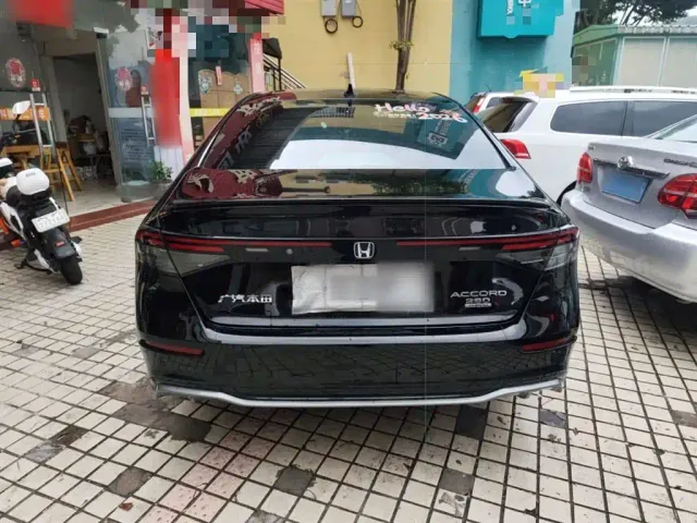 Honda Accord — Фото автомобиля 3