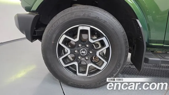 Ford Bronco — Фото автомобиля 5
