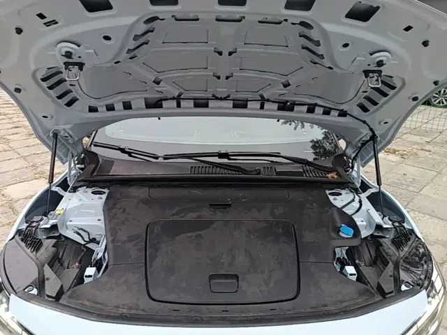 Volvo EX30 — Фото автомобиля 19