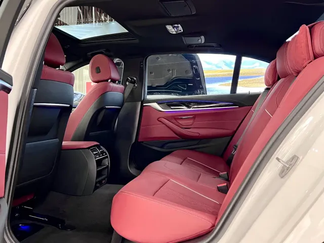 BMW 5 Series — Фото автомобиля 9