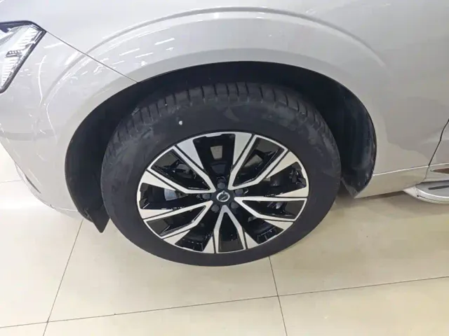 Volvo XC60 — Фото автомобиля 22