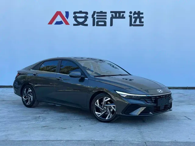 Hyundai Elantra — Фото автомобиля 3