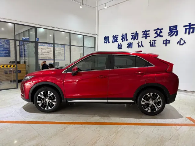 Mitsubishi Eclipse Cross — Фото автомобиля 7