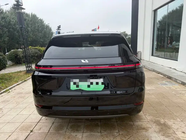 Li Auto L7 — Фото автомобиля 6