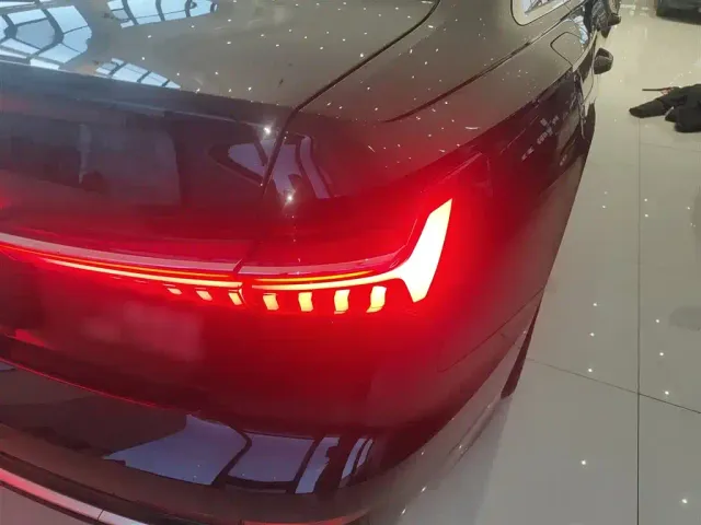 Audi A6L — Фото автомобиля 23