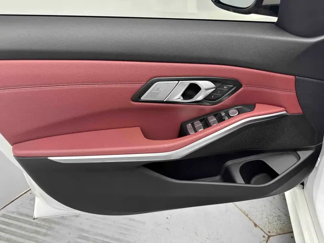 BMW 3 Series — Фото автомобиля 10
