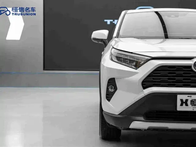 Toyota RAV4 — Фото автомобиля 8
