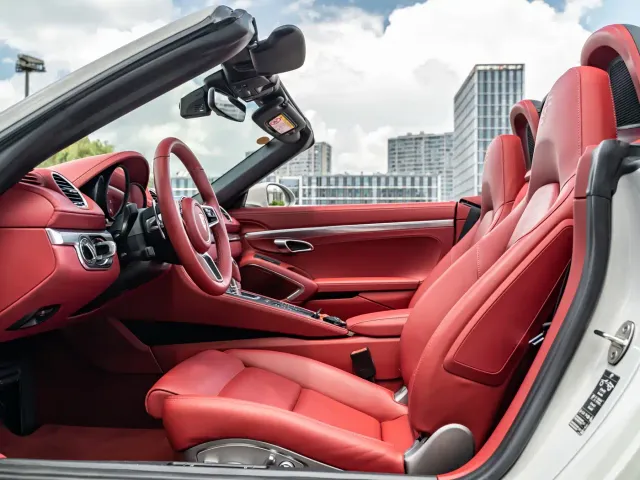 Porsche 718 — Фото автомобиля 14
