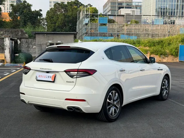 Maserati Levante — Фото автомобиля 14