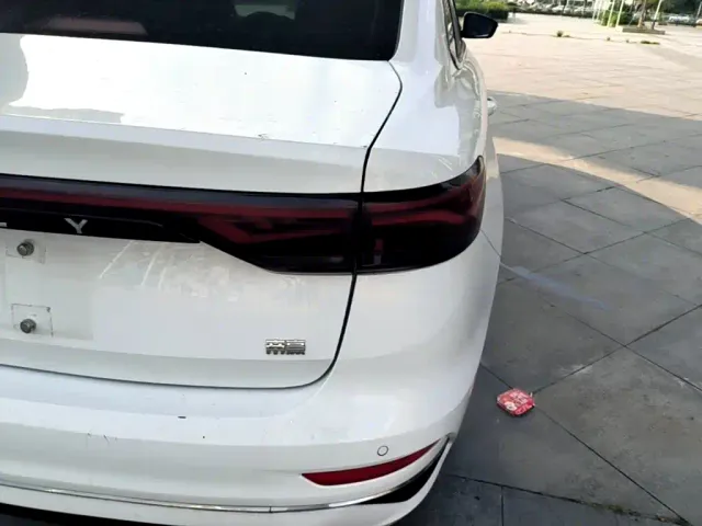 Geely Emgrand — Фото автомобиля 7