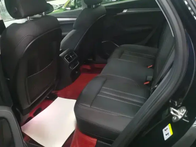 Audi Q5L — Фото автомобиля 11