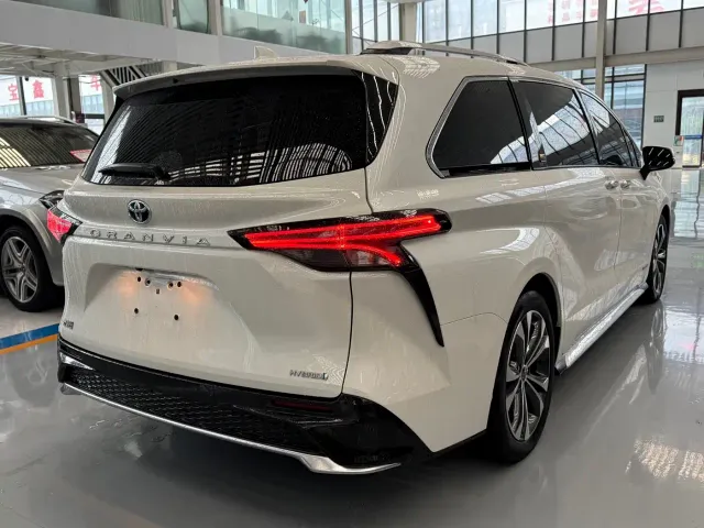 Toyota Granvia — Фото автомобиля 6