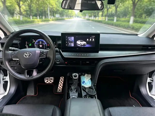 Toyota Camry — Фото автомобиля 4
