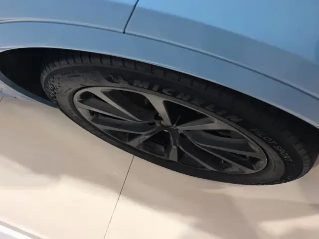 Li Auto ONE — Фото автомобиля 6