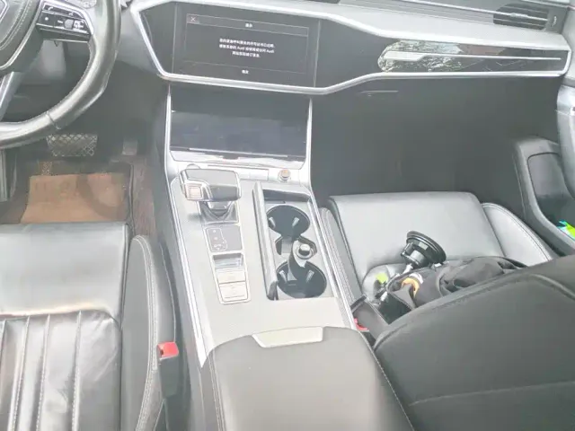 Audi A6L — Фото автомобиля 16