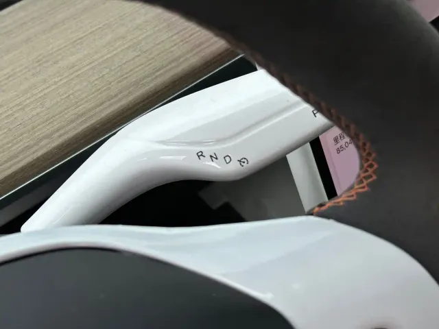 Tesla Model Y — Фото автомобиля 15
